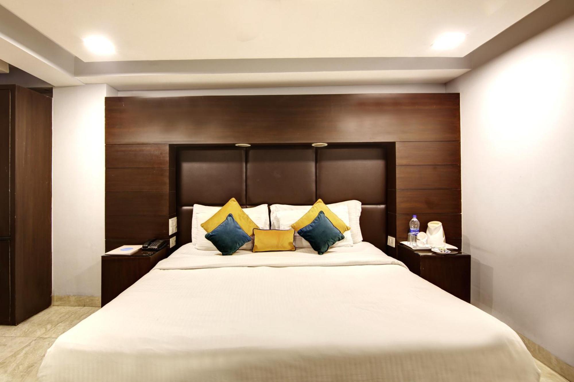 Hotel BB Palace  Delhi Kültér fotó
