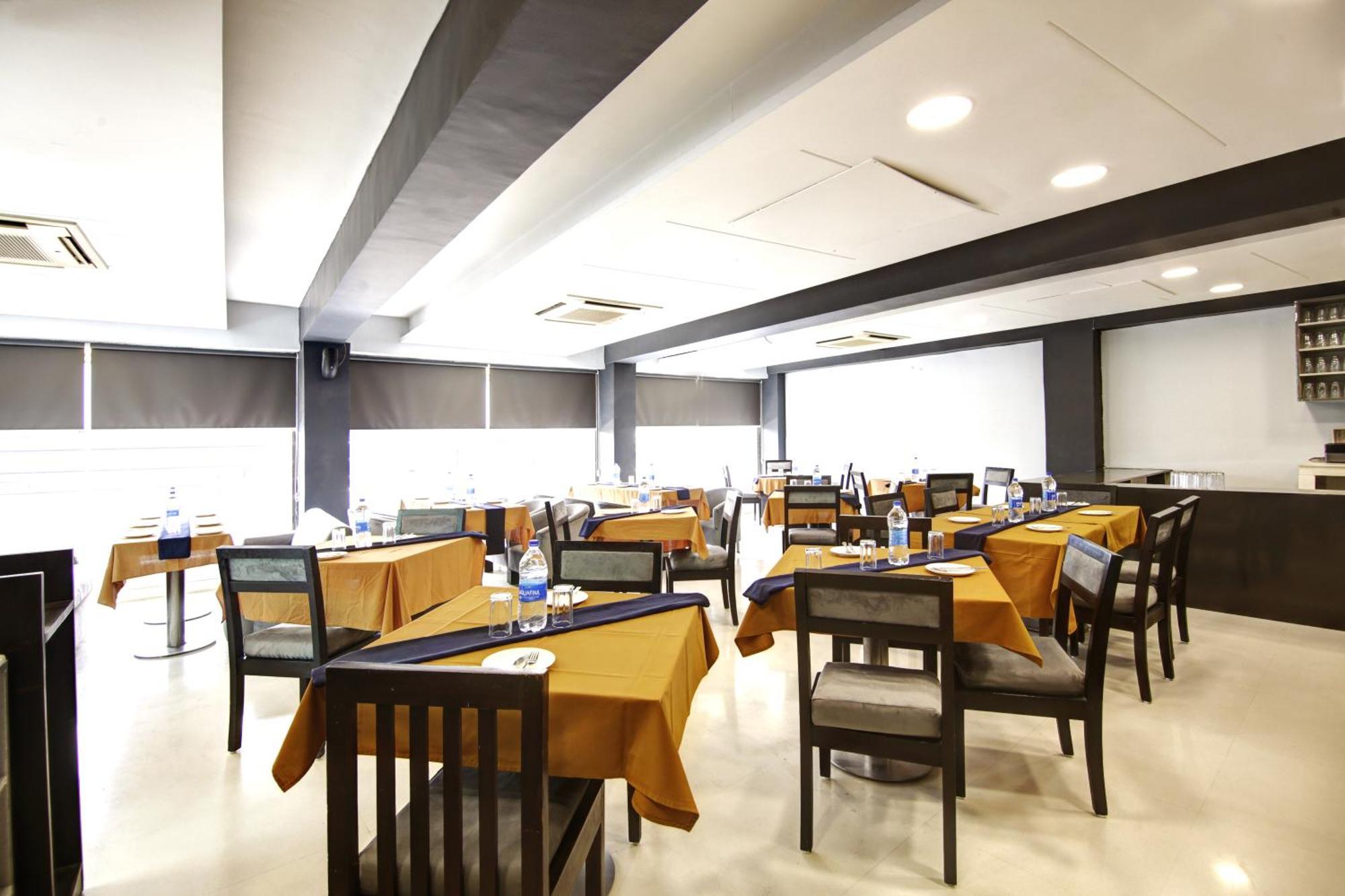 Hotel BB Palace  Delhi Kültér fotó
