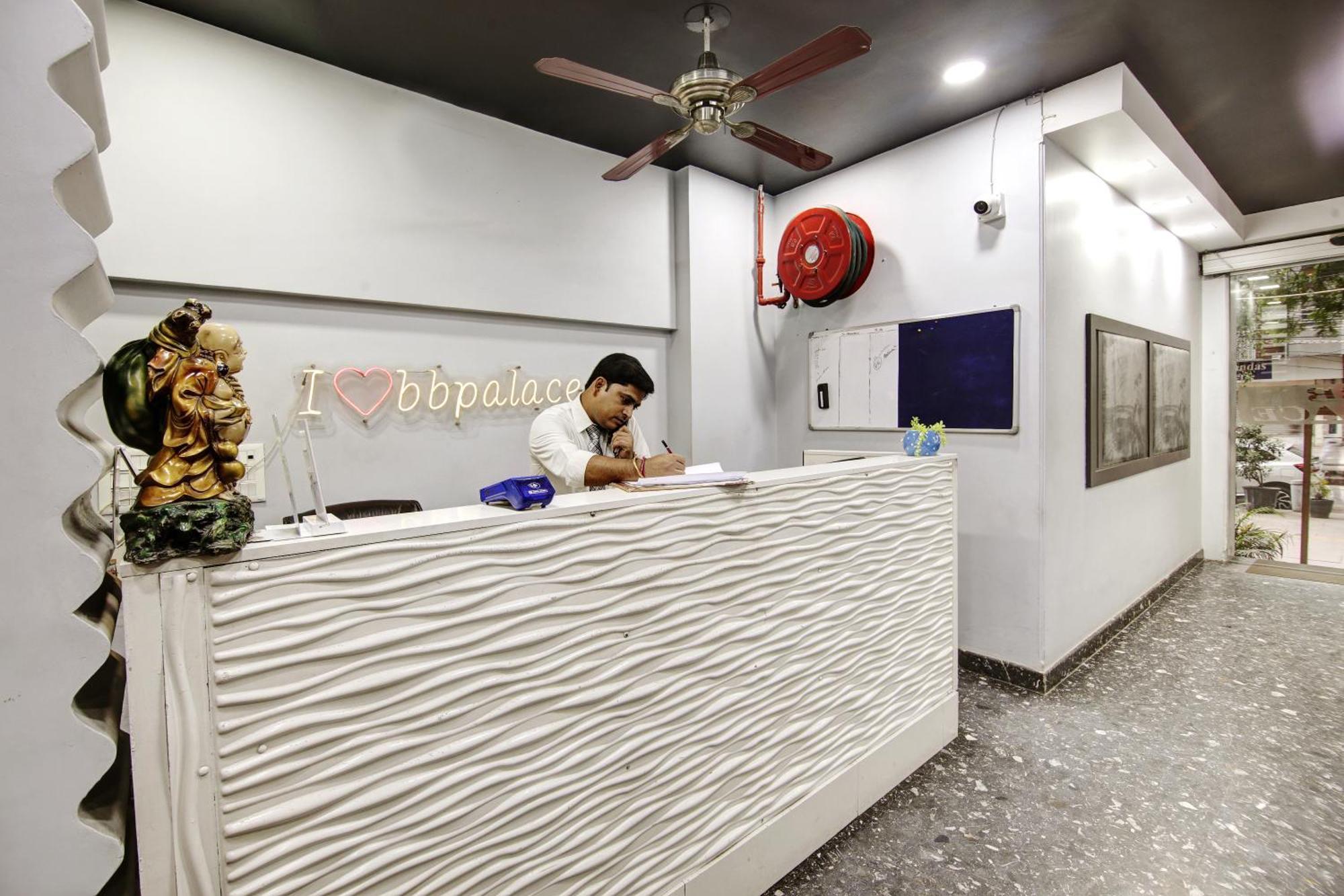 Hotel BB Palace  Delhi Kültér fotó