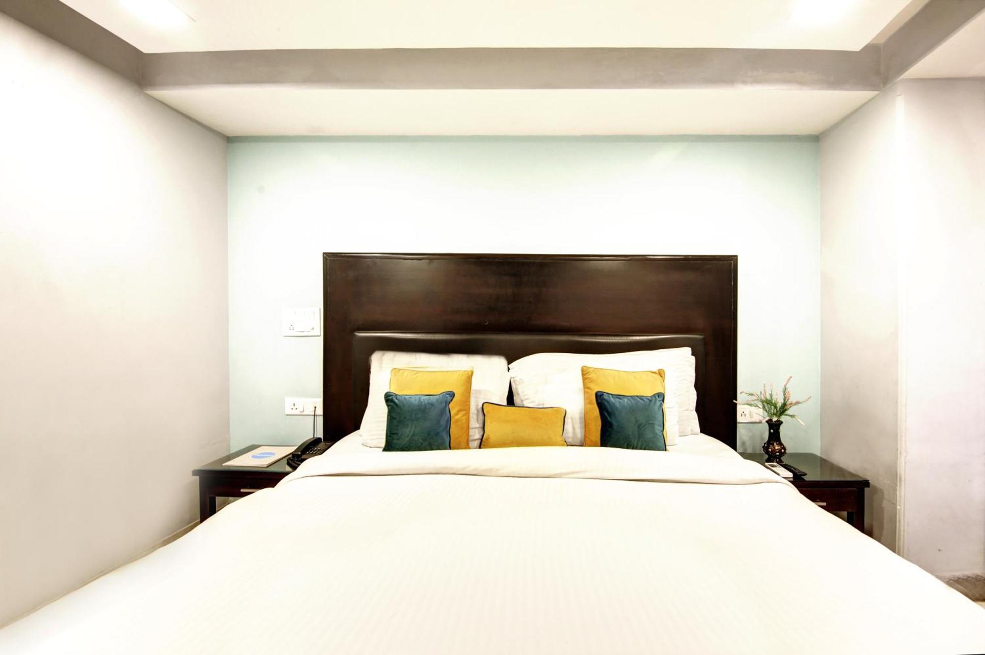 Hotel BB Palace  Delhi Kültér fotó